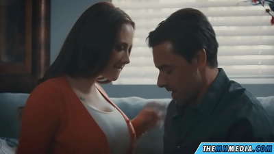 Sessu romanticu cù una bona mamma tettona